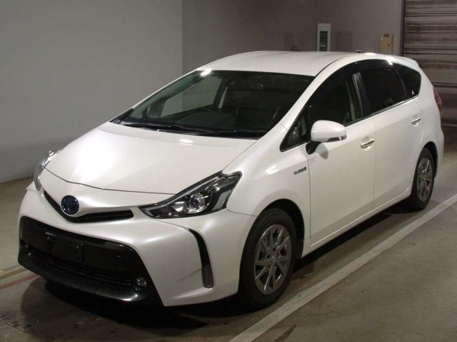 2213 Toyota Prius alpha ZVW41W 2018 г. (TAA Chubu)